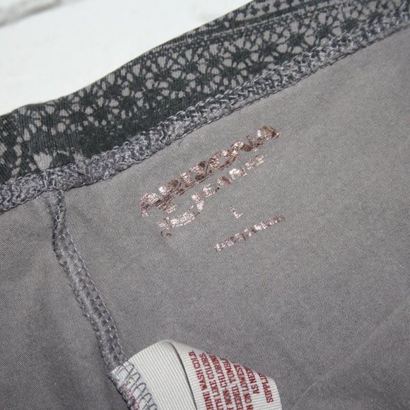 Arizona Jeans Co. Gray Patterned Leggings – Size L Stretch Comfort · - Picture 3 of 4